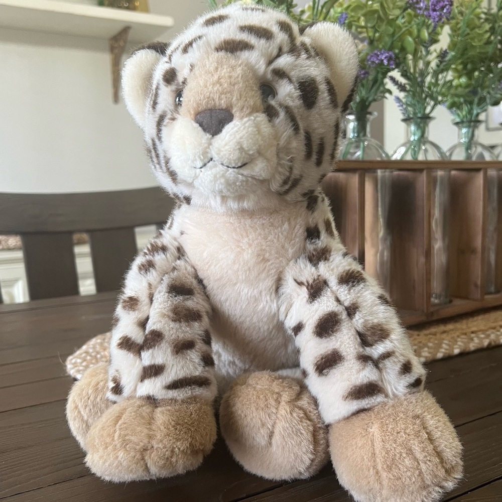 Build A Bear collectible panther leopard cheetah with gold eyes